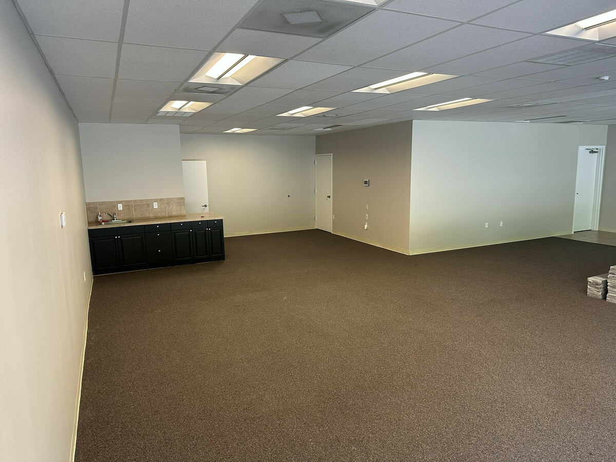 1129 Corporation Pky, Raleigh, NC 27610 - Lot 151 & 161 -  - Photo intérieure - Image 1 of 7