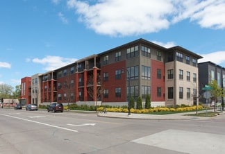 Plus de détails pour 329 Riverfront Ter, Eau Claire, WI - Local commercial à louer