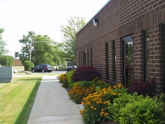 Plus de détails pour 4920 Commerce Pky, Warrensville Heights, OH - Industriel/Logistique à louer