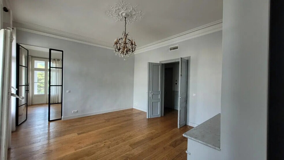 Bureau dans Montpellier à louer - Photo de l’immeuble – Image 2 sur 8