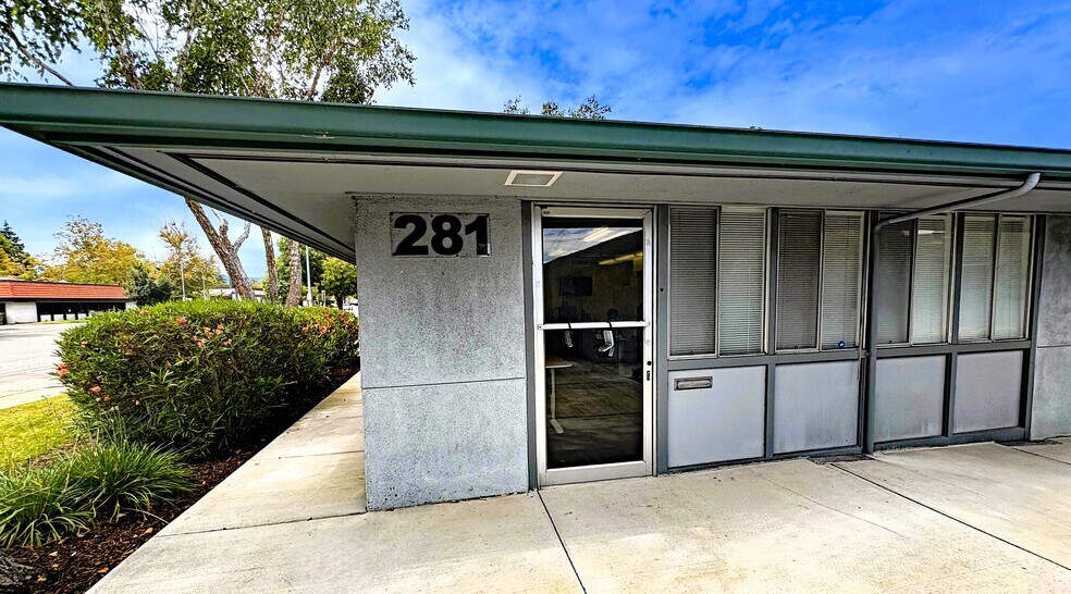 281 E Hamilton Ave, Campbell, CA à louer - Photo de l’immeuble – Image 3 sur 17