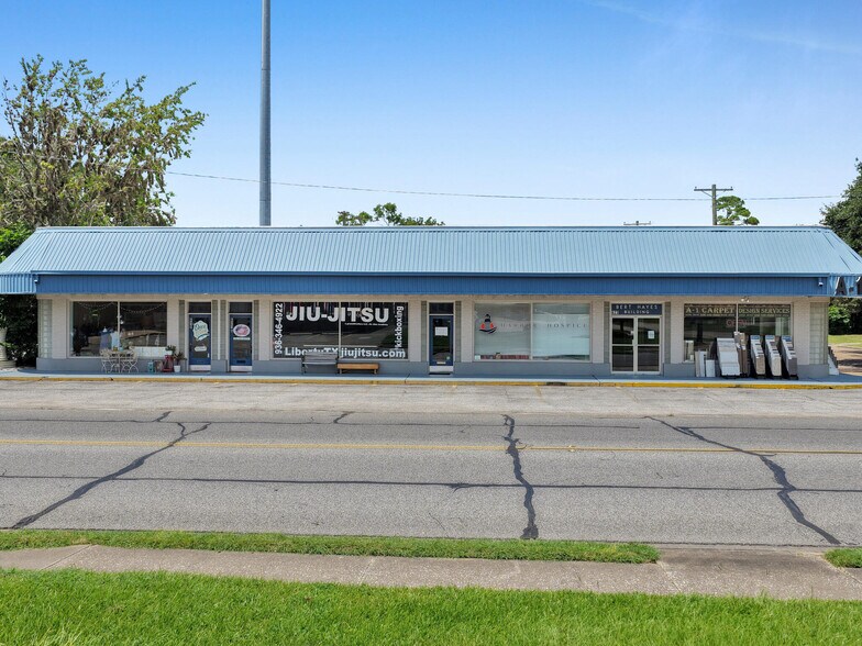 617 Main St, Liberty, TX à vendre - Photo de l’immeuble – Image 2 sur 42
