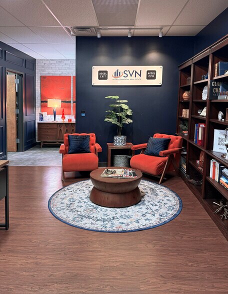 7003 Chadwick Dr, Brentwood, TN à louer - Photo de l’immeuble – Image 3 sur 17
