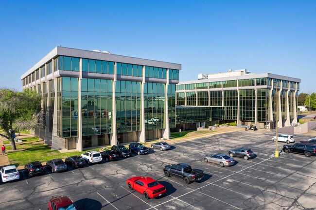 Plus de détails pour 1106 Clayton Ln, Austin, TX - Coworking à louer