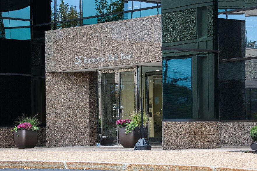 25 Mall Rd, Burlington, MA à louer - Photo de l’immeuble – Image 2 sur 4