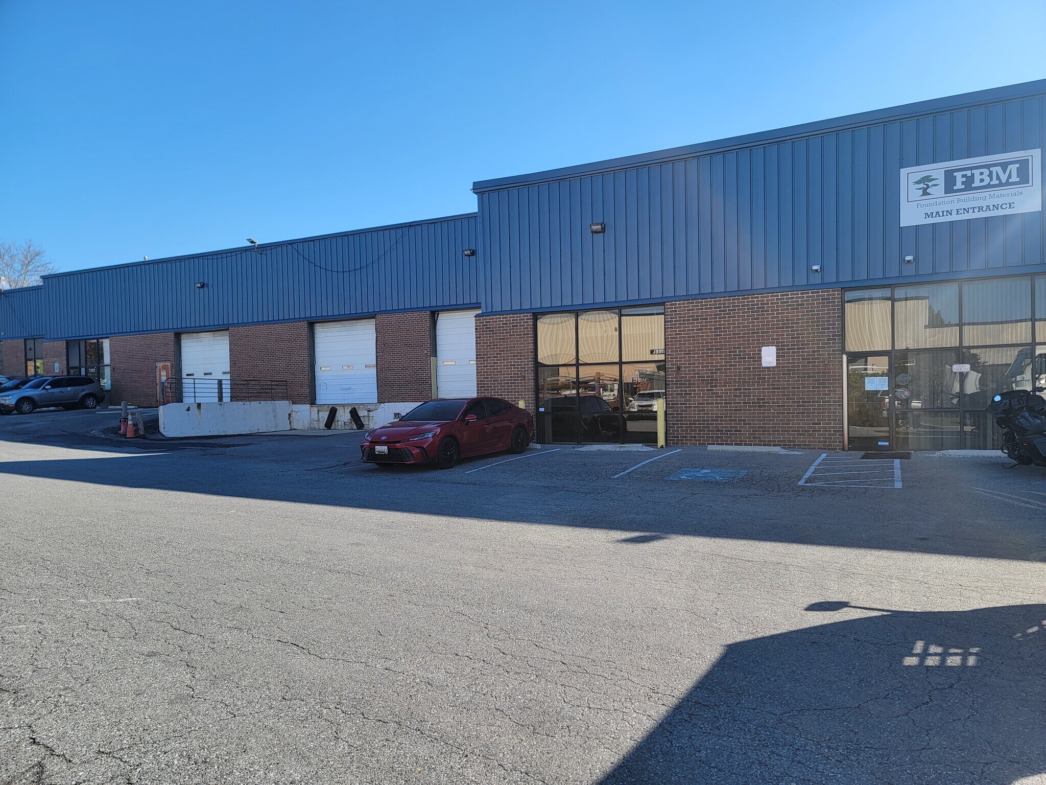 7421-7431 Lindbergh Dr, Gaithersburg, MD à louer Photo de l’immeuble– Image 1 sur 13