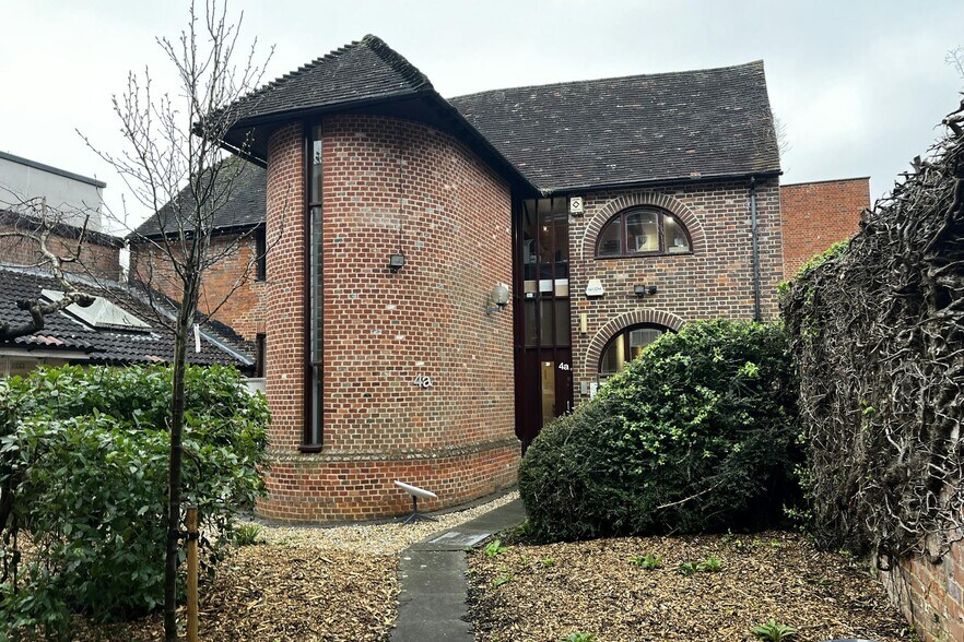 4-4A Castle St, Farnham à louer - Photo de l’immeuble – Image 1 sur 3