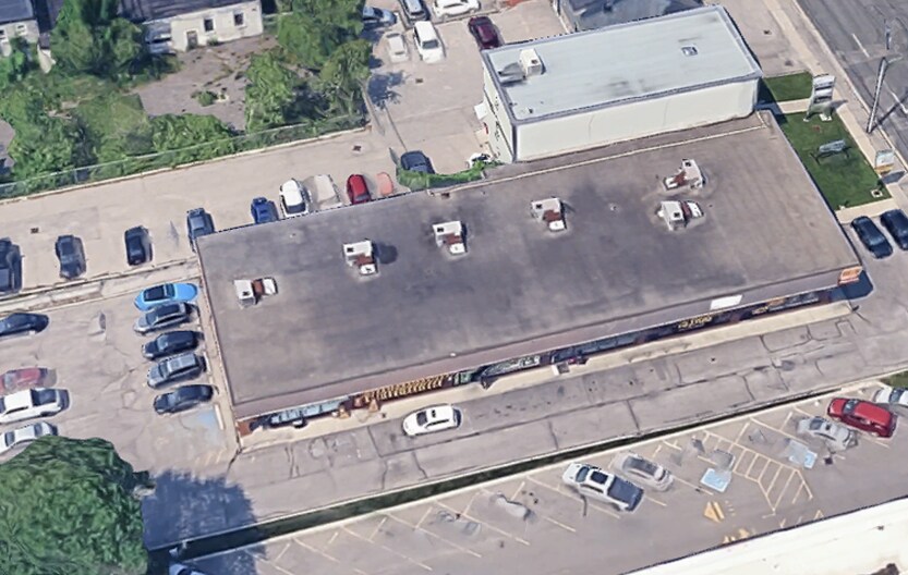 333 King St W, Oshawa, ON à louer - Photo de l’immeuble – Image 2 sur 2