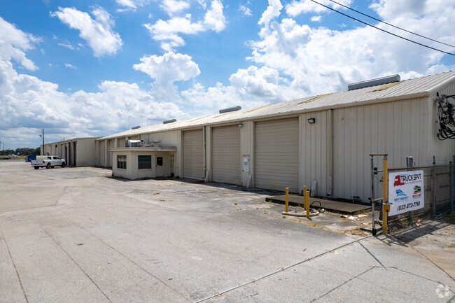 Plus de détails pour 502 E Bridgers Ave, Auburndale, FL - Local d'activités, Industriel/Logistique à louer