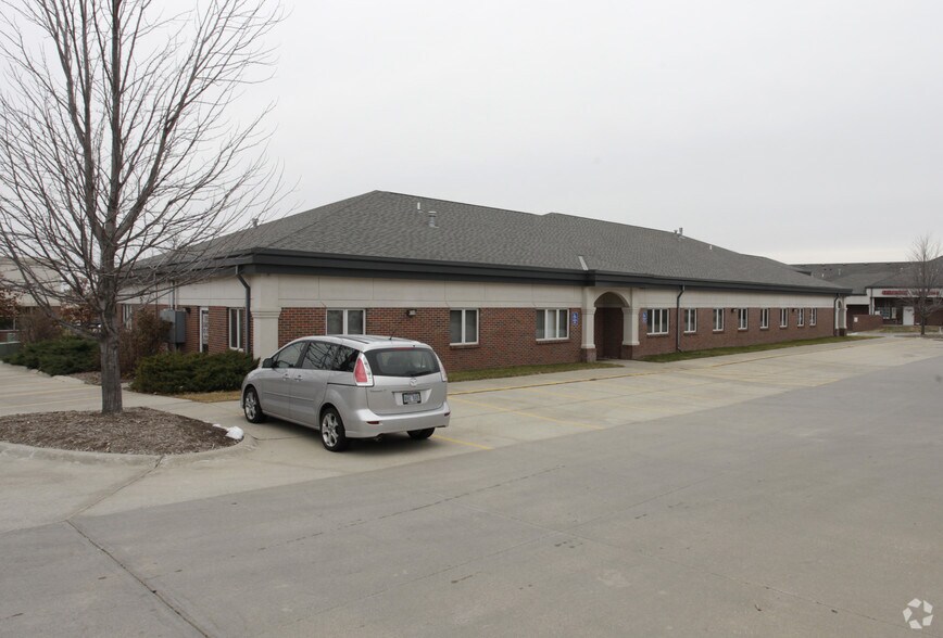 7100 S 29th St, Lincoln, NE à louer - Photo de l’immeuble – Image 2 sur 2