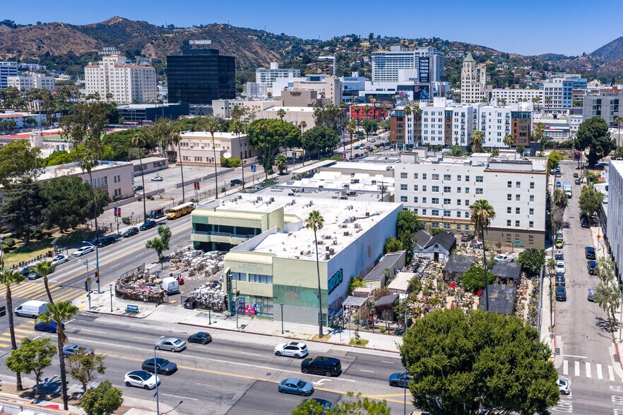 6751 W Sunset Blvd, Hollywood, CA à vendre - Photo de l’immeuble – Image 3 sur 4