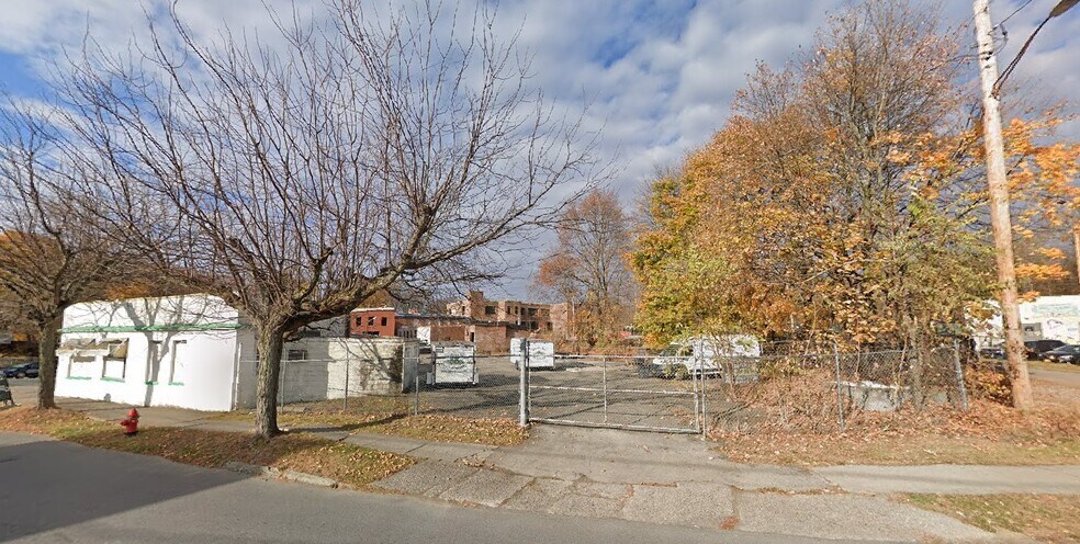 154 Garden St, Poughkeepsie, NY à louer - Photo de l’immeuble – Image 2 sur 7