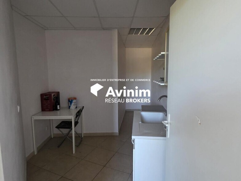 Bureau dans Juvignac à louer - Photo de l’immeuble – Image 3 sur 5