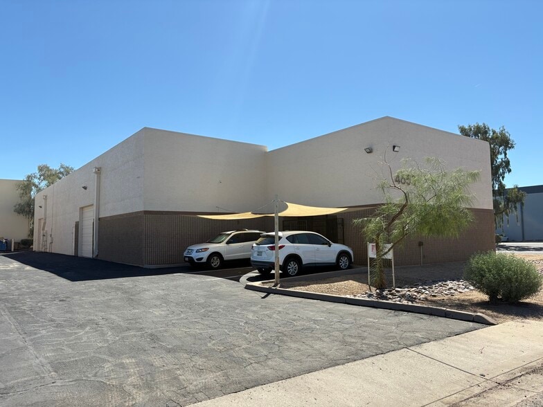 4653 S 33rd St, Phoenix, AZ à vendre - Photo de l’immeuble – Image 3 sur 10
