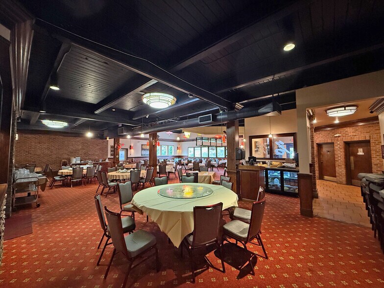 18855 SW Tualatin Valley Hwy, Aloha, OR à vendre - Photo de l’immeuble – Image 2 sur 9