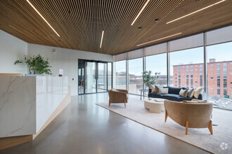 354 Merrimack St, Lawrence, MA à louer Hall d’entrée– Image 1 sur 13