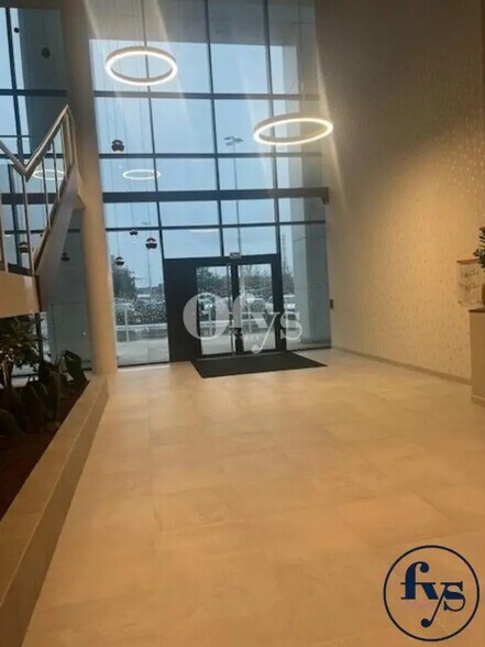 Bureau dans Bourg-en-Bresse à louer - Photo de l’immeuble – Image 2 sur 12