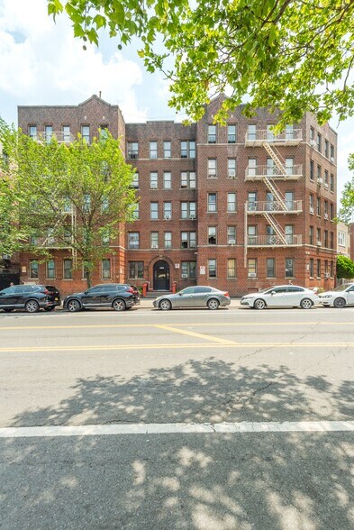 1364 and 1374 Bronx River Avenue portefeuille de 2 biens à vendre sur LoopNet.fr - Photo de l’immeuble – Image 2 sur 26