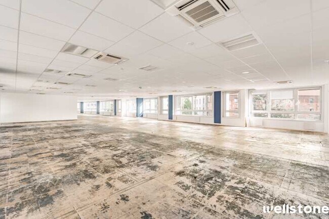 Plus de détails pour 28-30 Rue De Cambrai, Paris - Bureau à louer