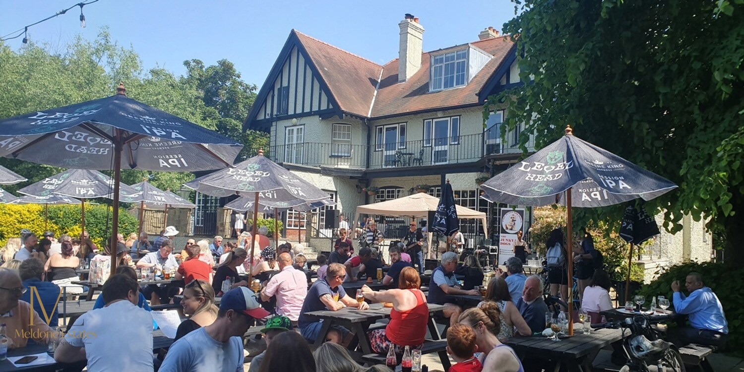 Waterside Dr, Walton On Thames à louer Photo de l’immeuble– Image 1 sur 23