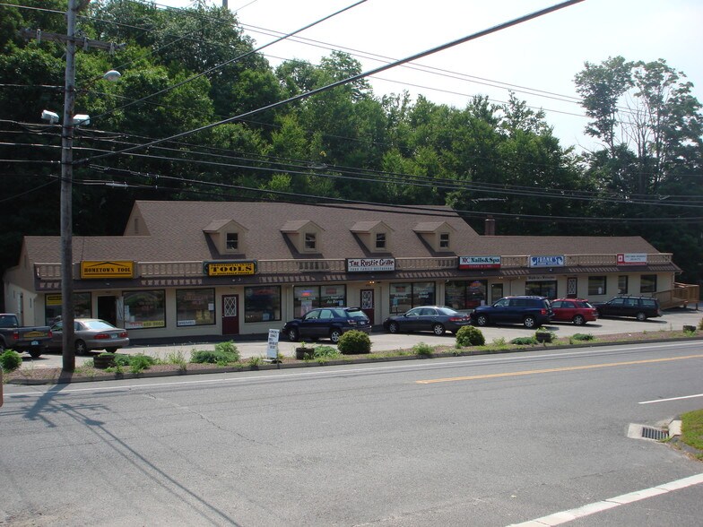 494 Main St, Monroe, CT à louer - Photo de l’immeuble – Image 2 sur 27
