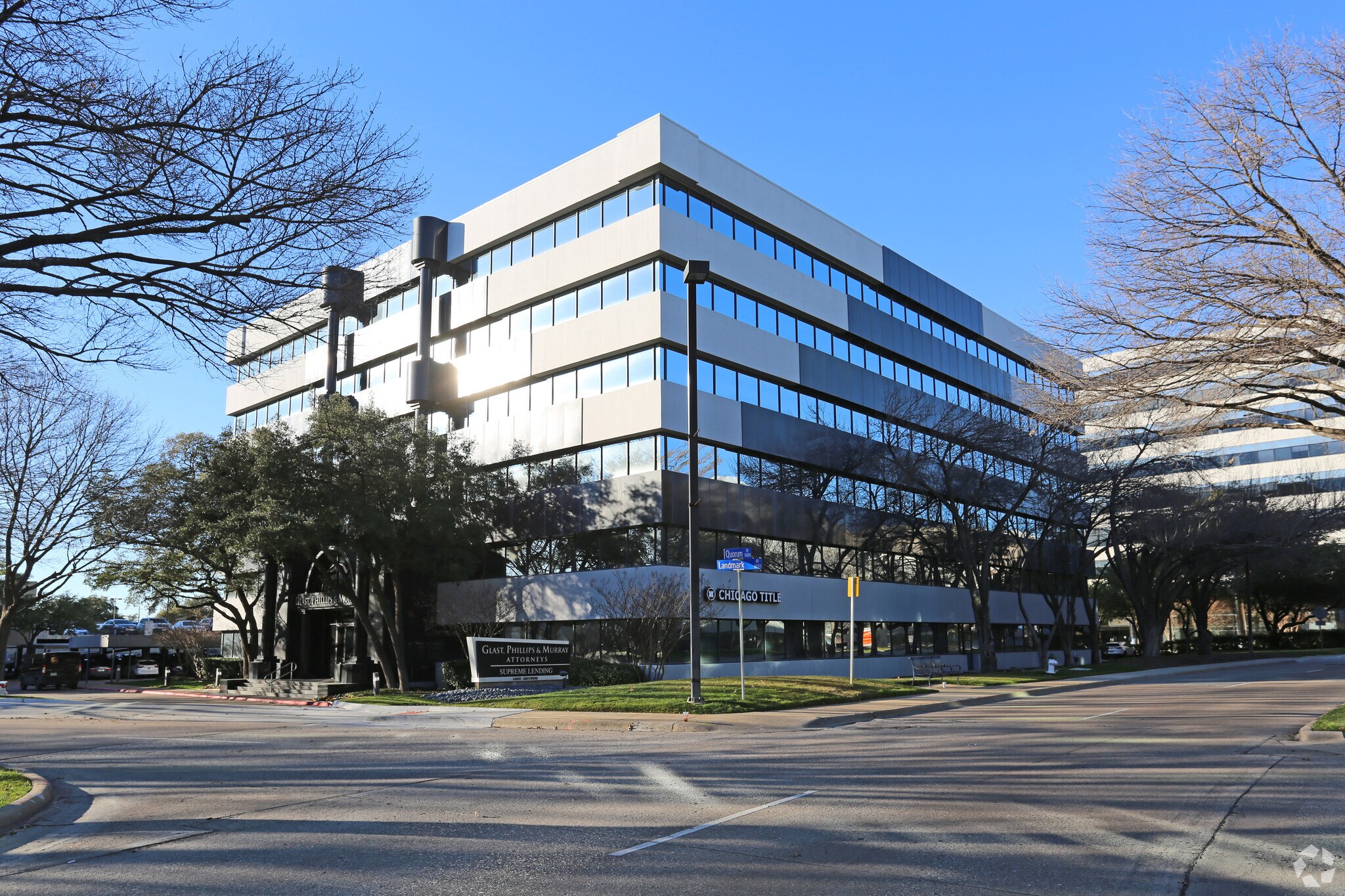 14801 Quorum Dr, Addison, TX à louer Photo de l’immeuble– Image 1 sur 10