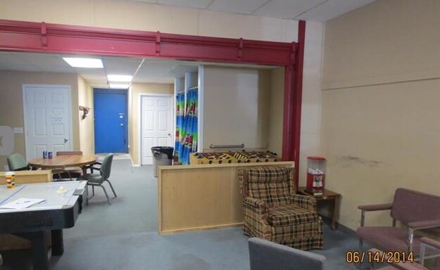 121-123 E Center St, Le Roy, IL à vendre - Photo intérieure – Image 3 sur 5