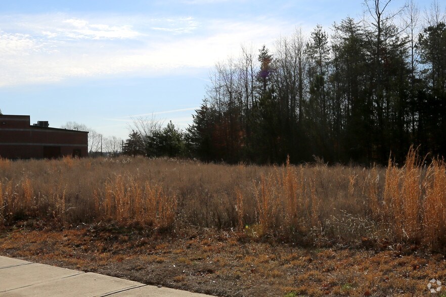 513 Sawnee Corners Blvd, Cumming, GA à vendre - Photo de l’immeuble – Image 3 sur 3