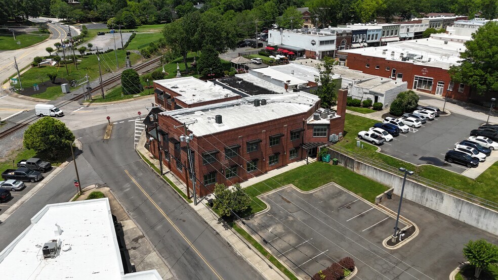 100 Main St, Fort Mill, SC à louer - Photo de l’immeuble – Image 3 sur 8