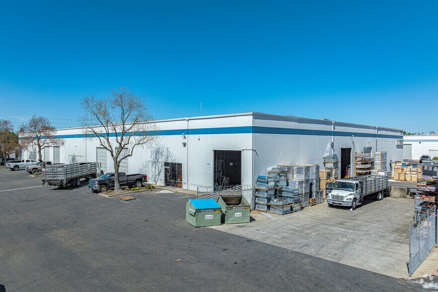 Antelope West Industrial Park portefeuille de 3 biens à vendre sur LoopNet.fr - Photo de l’immeuble – Image 3 sur 14
