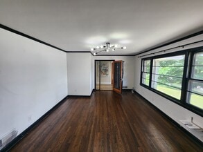 165 Cliftwood Dr NE, Atlanta, GA à louer Photo intérieure– Image 2 sur 11