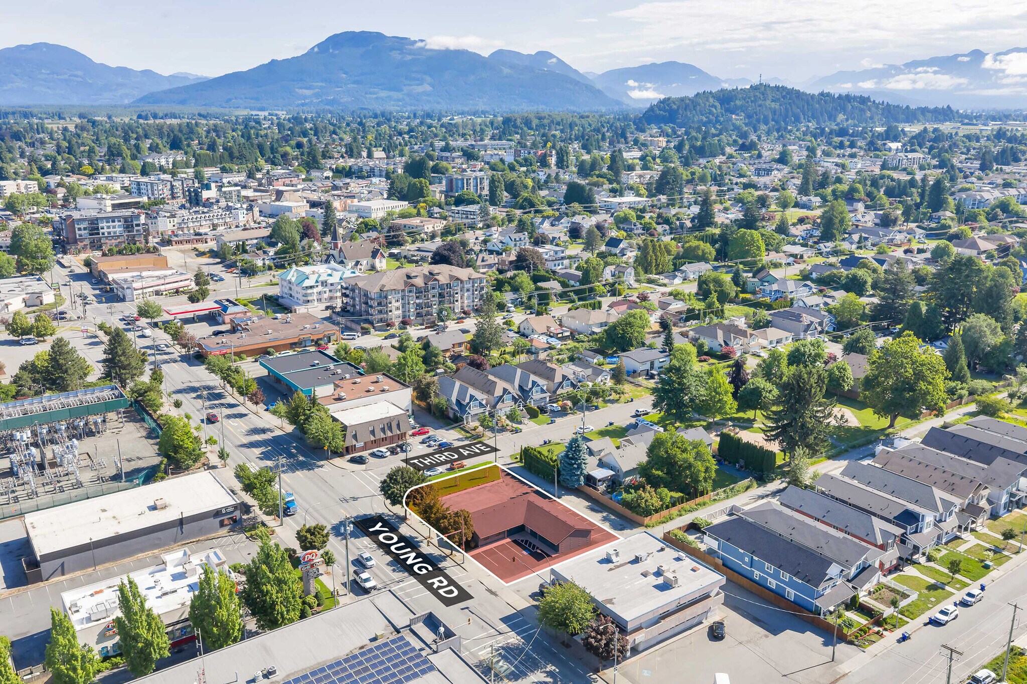 9072 Young Rd, Chilliwack, BC à louer Photo de l’immeuble– Image 1 sur 2