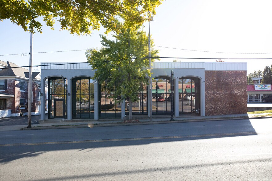 835 W 39th St, Kansas City, MO à louer - Photo principale – Image 1 sur 4