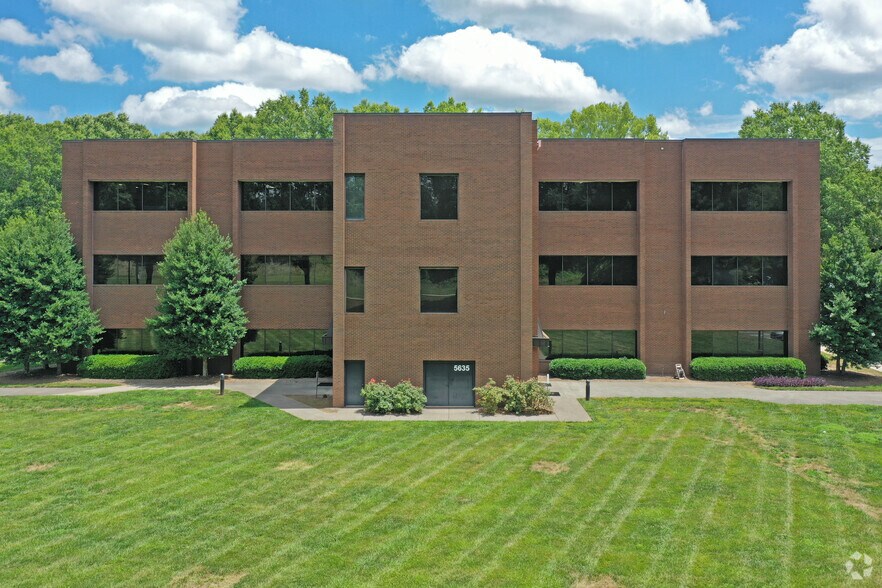 5635 Hanes Mill Rd, Winston-Salem, NC à louer - Photo de l’immeuble – Image 3 sur 4