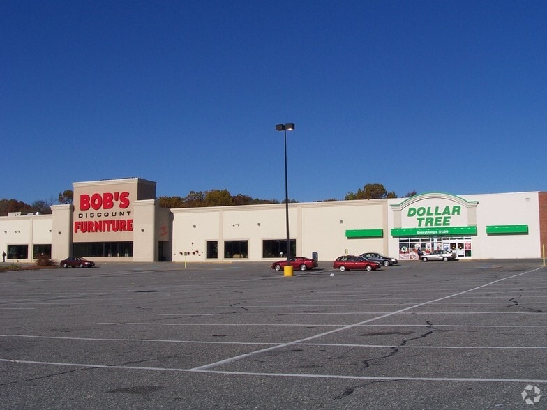 472 Lincoln St, Worcester, MA à louer - Photo de l’immeuble – Image 2 sur 5