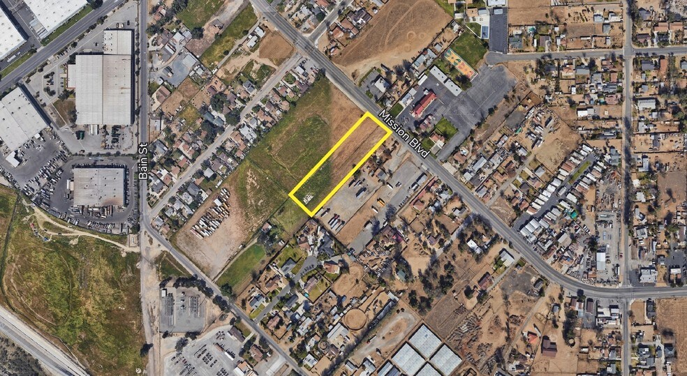 9944-9948 Mission Blvd, Jurupa Valley, CA à vendre - Photo principale – Image 1 sur 3