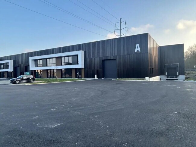 Plus de détails pour Bureau, Local d'activités à louer