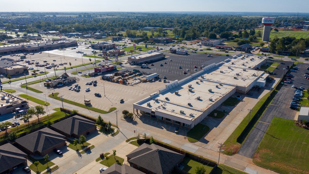 115 N Mustang Rd, Mustang, OK à louer - Aérien – Image 2 sur 9