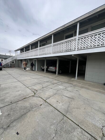 21661 E Cliff Dr, Santa Cruz, CA à vendre - Photo de l’immeuble – Image 2 sur 18