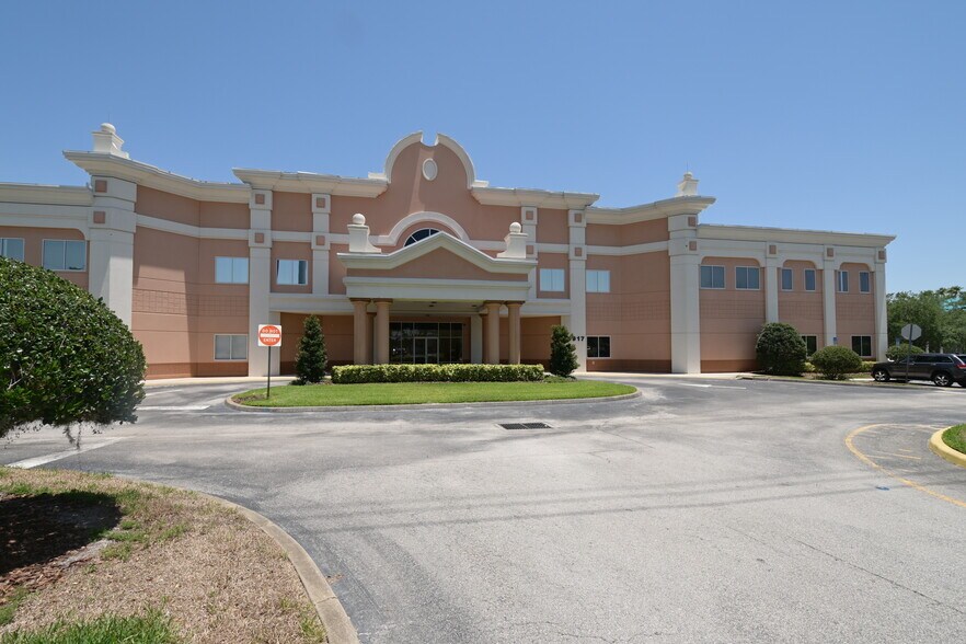 917 Rinehart Rd, Lake Mary, FL à louer - Photo de l’immeuble – Image 3 sur 34
