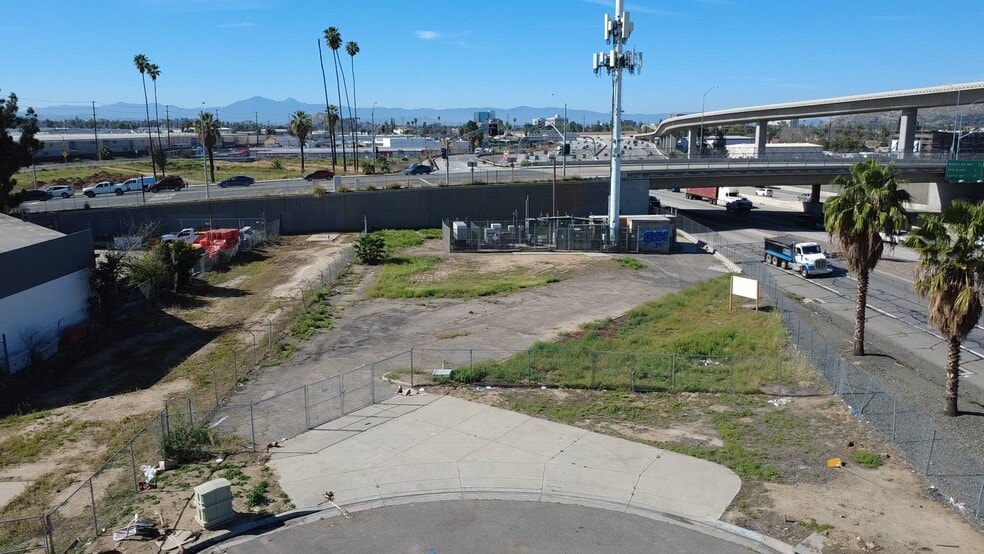 2200 E La Cadena Dr, Riverside, CA à vendre - Vidéo sur l’annonce professionnelle – Image 2 sur 5