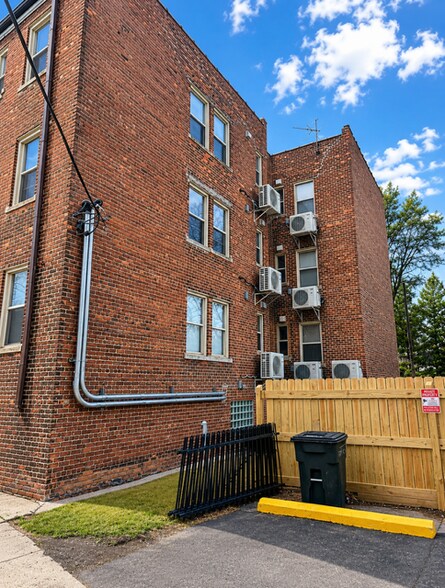 15771 Mack Ave, Detroit, MI à vendre - Photo de l’immeuble – Image 2 sur 6