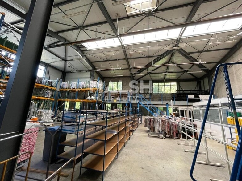 4 Allée Des Chevreuils, Lissieu à louer - Photo de l’immeuble – Image 1 sur 8