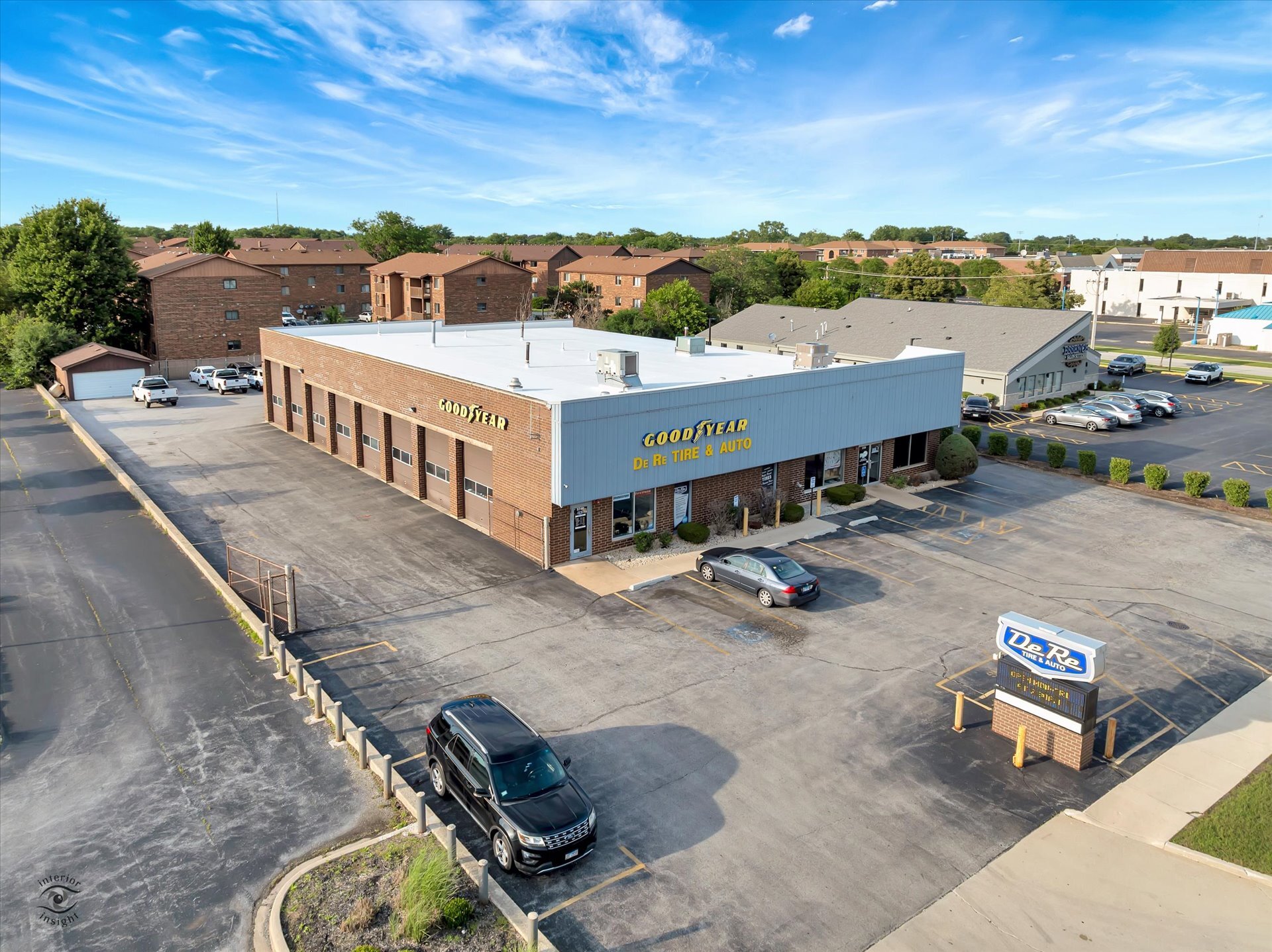 5736-5740 159th St, Oak Forest, IL à vendre Photo de l’immeuble– Image 1 sur 12