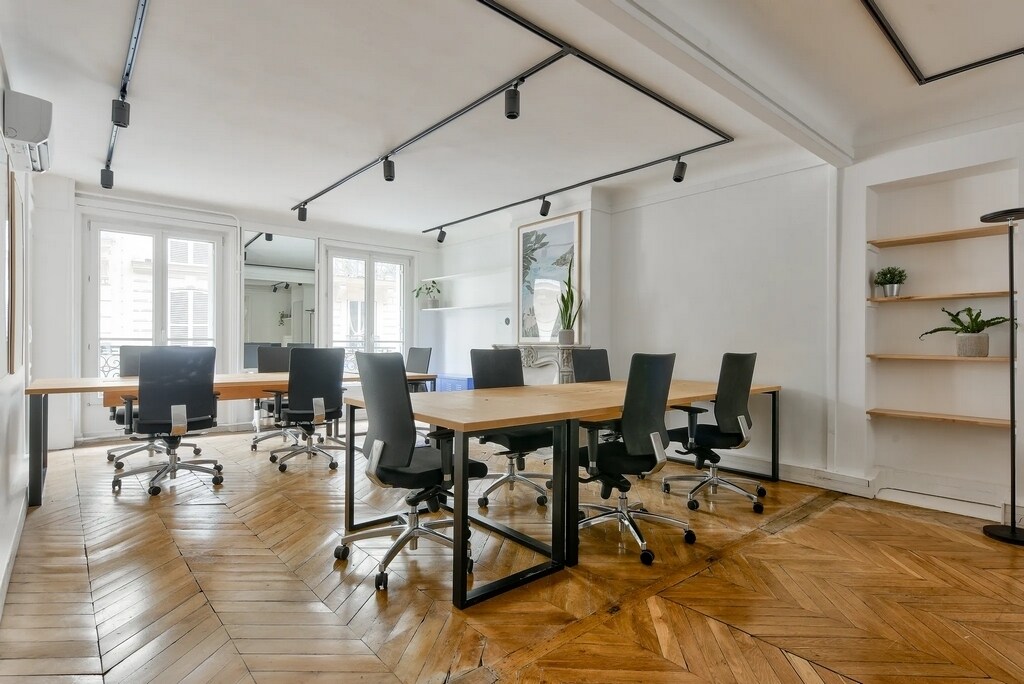 11-13 Rue De Belzunce, Paris à louer Photo de l’immeuble– Image 1 sur 8