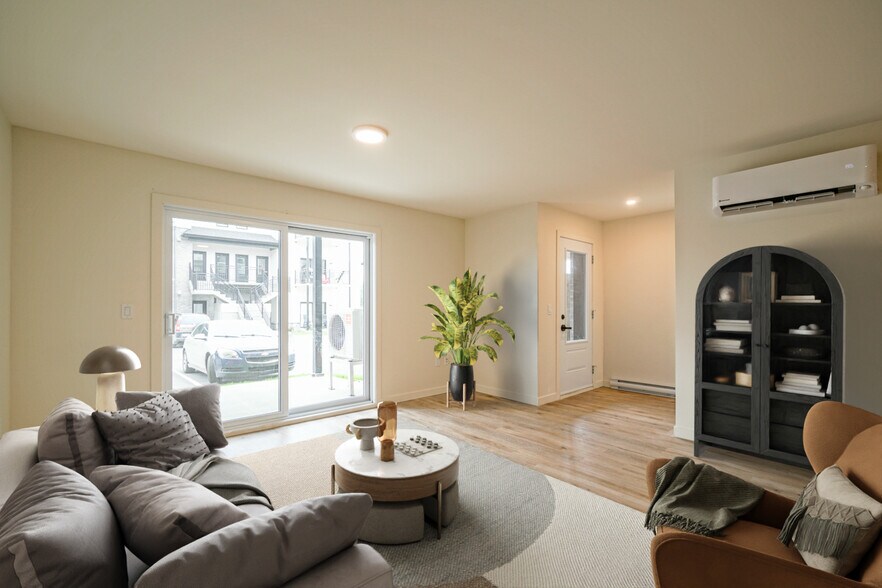 765 Rue Rachel-Hébert, Coaticook, QC à vendre - Photo de l’immeuble – Image 2 sur 8