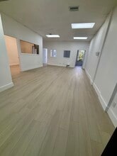 429 W Hallandale Beach Blvd, Hallandale, FL à louer Photo intérieure– Image 1 sur 7