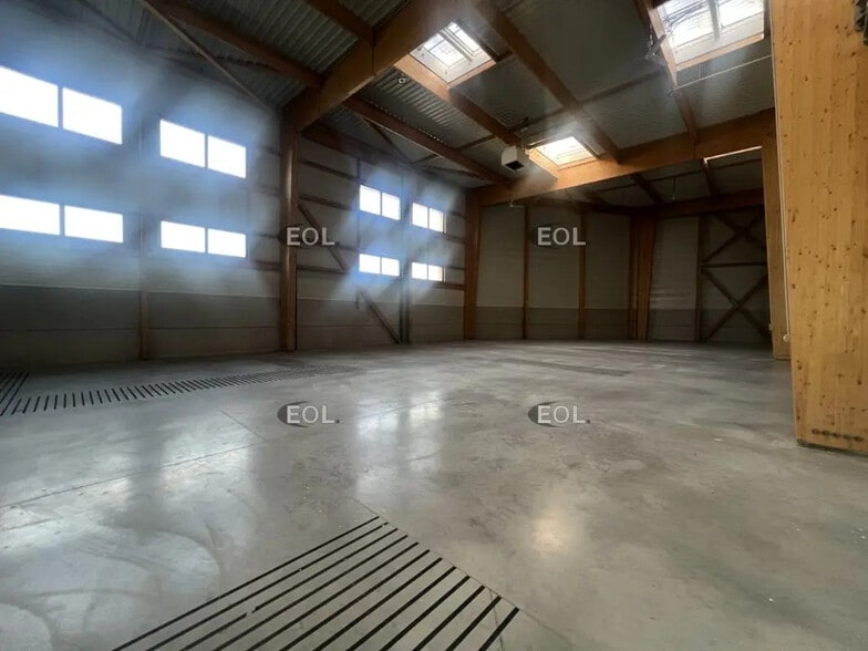 Local d’activités dans Romainville à louer - Photo intérieure – Image 2 sur 7