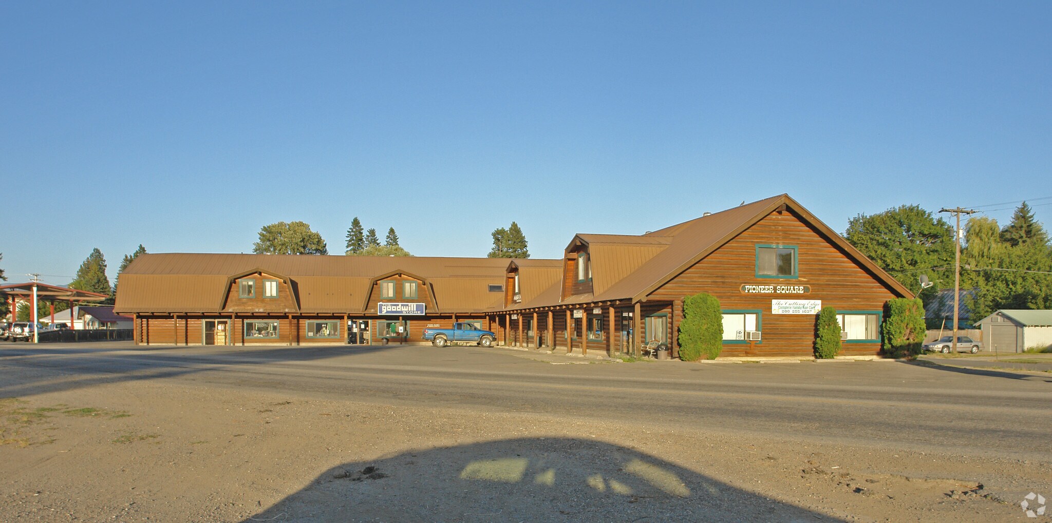 819 US-2 Hwy, Sandpoint, ID à louer Photo principale– Image 1 sur 4
