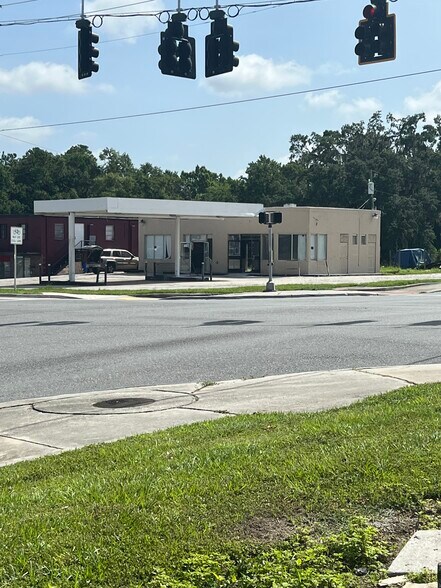 100 Ponce de Leon Blvd, Brooksville, FL à vendre - Photo principale – Image 1 sur 10